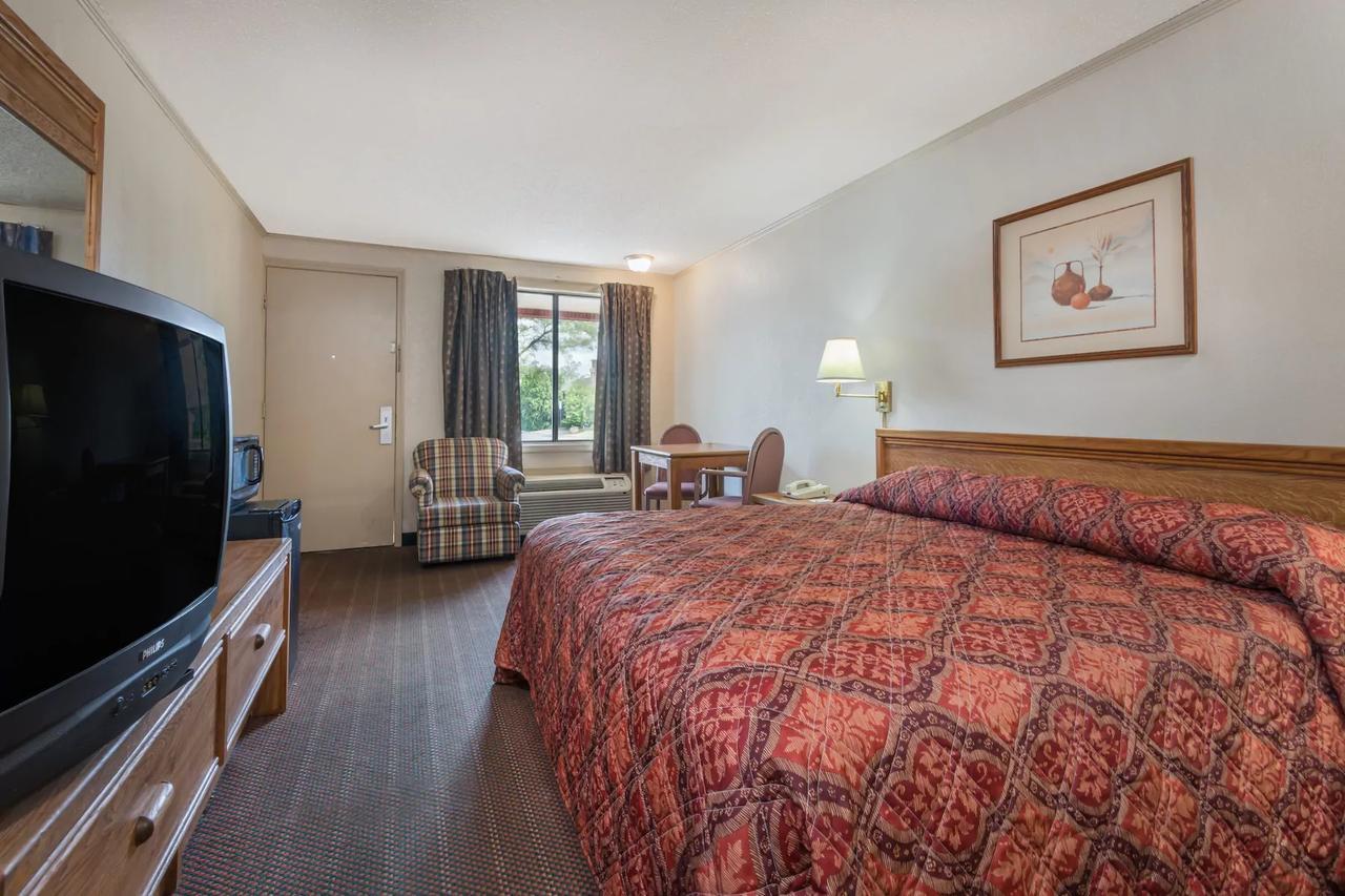 Knights Inn Columbus/Franklinton ภายนอก รูปภาพ