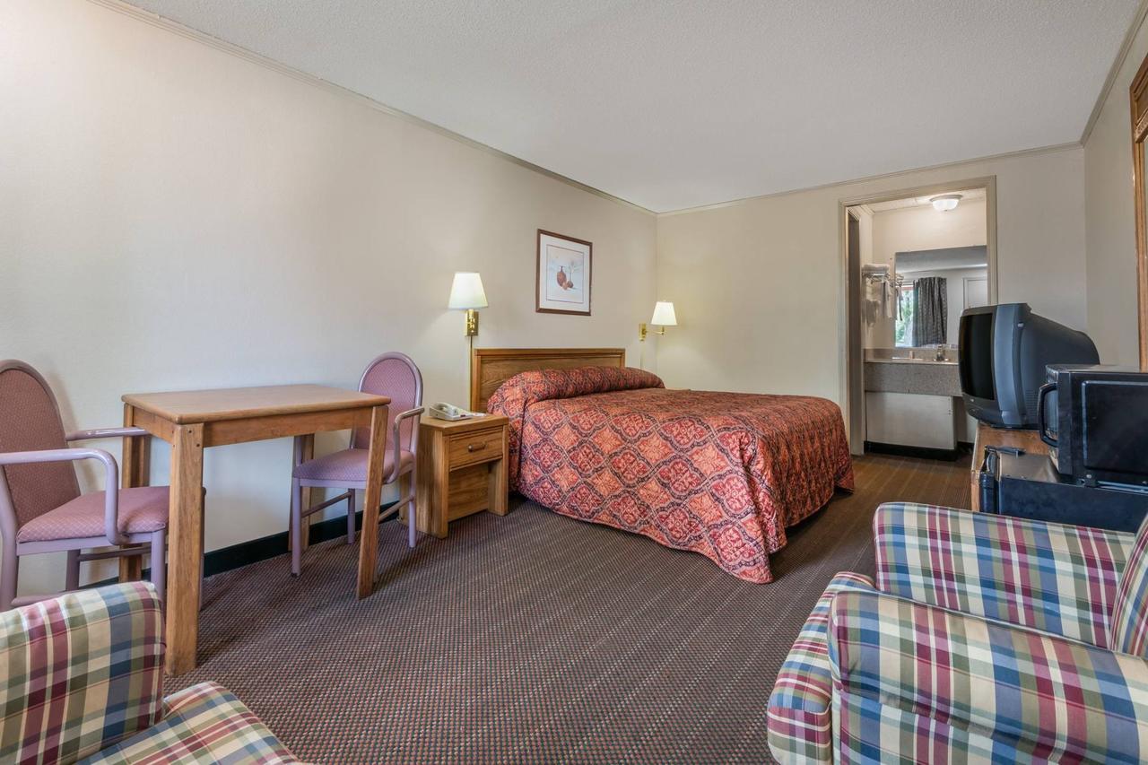 Knights Inn Columbus/Franklinton ภายนอก รูปภาพ
